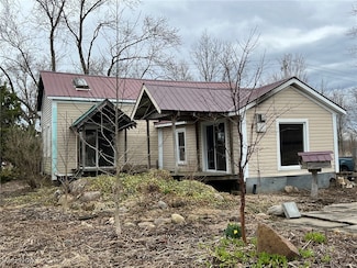 6232 Weaver Rd, Conneaut, OH 44030