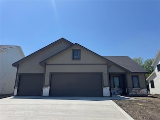 650 NW Georgetown Dr, Waukee, IA 50263