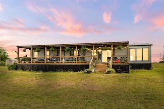744 E Wiedemann Rd, Flatonia, TX 78941