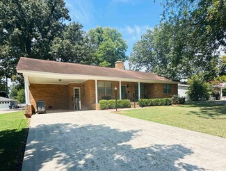 145 Monroe St, Courtland, AL 35618