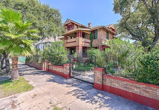 2911 Broadway St, Galveston, TX 77550