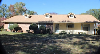 1201 E 42nd St, Texarkana, AR 71854