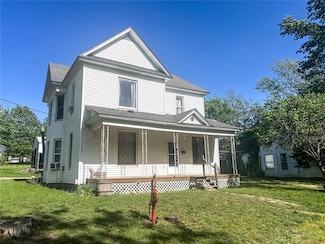 206 Buckner St, Paris, MO 65275