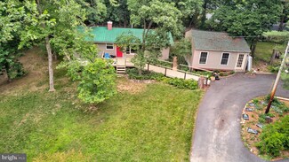 207 Cunning Fox Rd, Harpers Ferry, WV 25425
