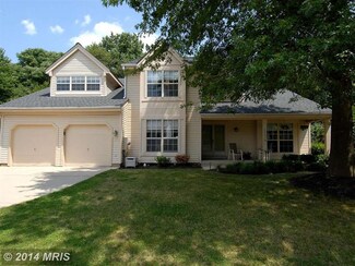 13458 Lake Shore Dr, Herndon, VA 20171