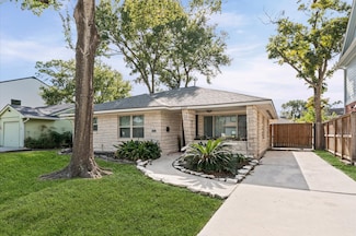 1219 Candlelight Ln, Houston, TX 77018