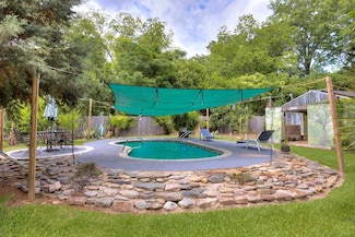 415 N Main St, Bishopville, SC 29010