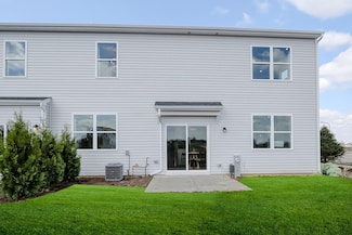 Meade, South Elgin, IL 60177