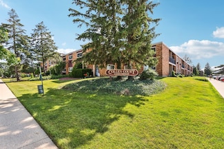 1320A Lore Ln Unit 204, Lombard, IL 60148
