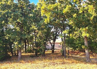 21333 Sunset Ln, Harrah, OK 73045