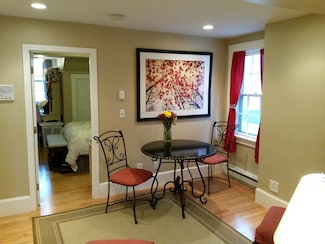 2 Derne St Unit 5, Boston, MA 02114