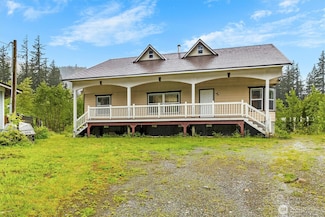 8365 Holly Ln, Maple Falls, WA 98266