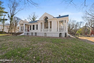 180 S Craft St, Holly Springs, MS 38635