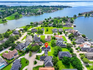 32 Englewood Ct, Montgomery, TX 77356