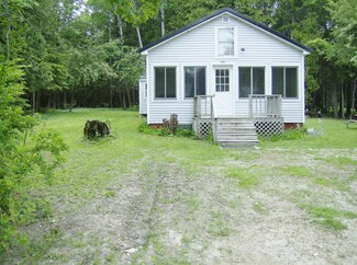 380 Chambers St, Saint Ignace, MI 49781