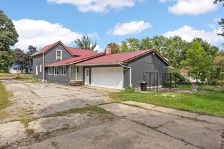 531 E Linn St, Coggon, IA 52218