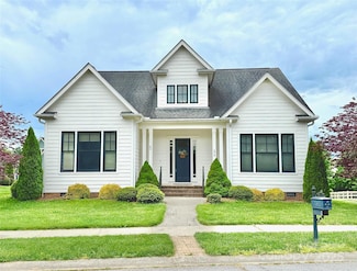 172 Birchbark Dr, Mills River, NC 28759