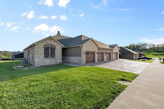 101 Autumn Leaf Dr, Cape Girardeau, MO 63701