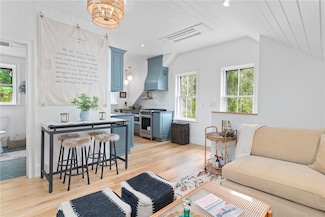 17 Willow St Unit 3, Newport, RI 02840