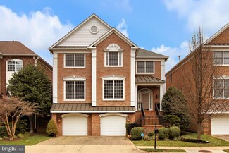 2215 Harithy Dr, Dunn Loring, VA 22027