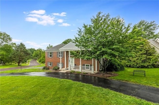 8726 W 104th St, Overland Park, KS 66212