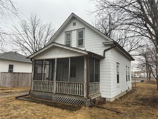 435 9th Ave SW, Cedar Rapids, IA 52404