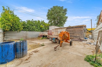 264 Oak Ave, Pomona, CA 91766