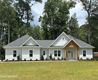 25 Pinewood Dr, Carolina Shores, NC 28467
