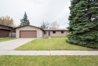 719 5th Ave W, West Fargo, ND 58078