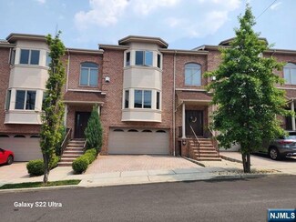 530 Kearney Ave, Cliffside Park, NJ 07010