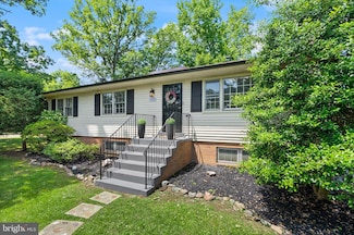 5632 Maxine Ct, Alexandria, VA 22310