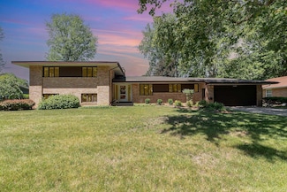 4315 James Dr, Midland, MI 48642