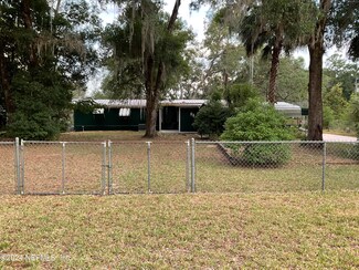 317 White Sands Beaches Dr, Hawthorne, FL 32640