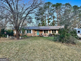 1703 Rainbow Dr, Waycross, GA 31501
