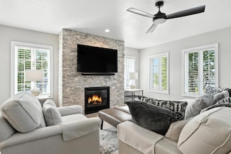 107 N 1st Ave Unit 119/121, Sturgeon Bay, WI 54235