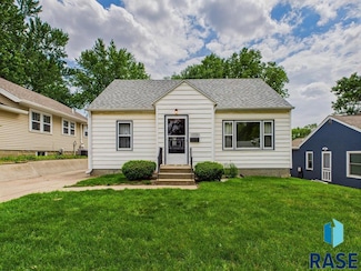 1721 W 11th St, Sioux Falls, SD 57104