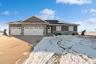 1246 Eagle Dr, West Liberty, IA 52776