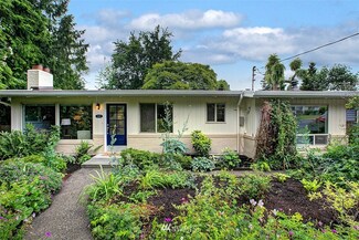 3043 NE 203rd St, Lake Forest Park, WA 98155