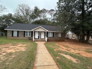 323 Carriage Ln, Albany, GA 31721
