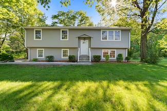 26 Maple Ave, North Haven, CT 06473