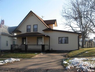 147 14th St, Silvis, IL 61282