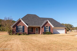 2353 Deer Creek Rd, Byhalia, MS 38611