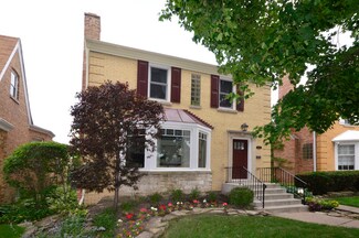 6332 N Leroy Ave, Chicago, IL 60646
