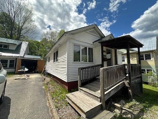 23 Winona Ave, Saranac Lake, NY 12983