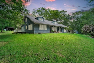 118 Deweys Dr, Dingmans Ferry, PA 18328