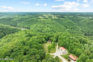 1103 Boles Beaty Rd, Alpine, TN 38543