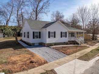 206 N Marion St, Joanna, SC 29351