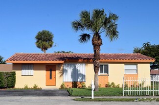 804 NE 2nd Ct, Boynton Beach, FL 33435