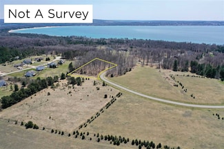 7880 Lindy Ln Unit 9, Harbor Springs, MI 49740