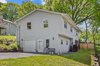 31 Riverview Ave Unit 1, Fox Lake, IL 60020